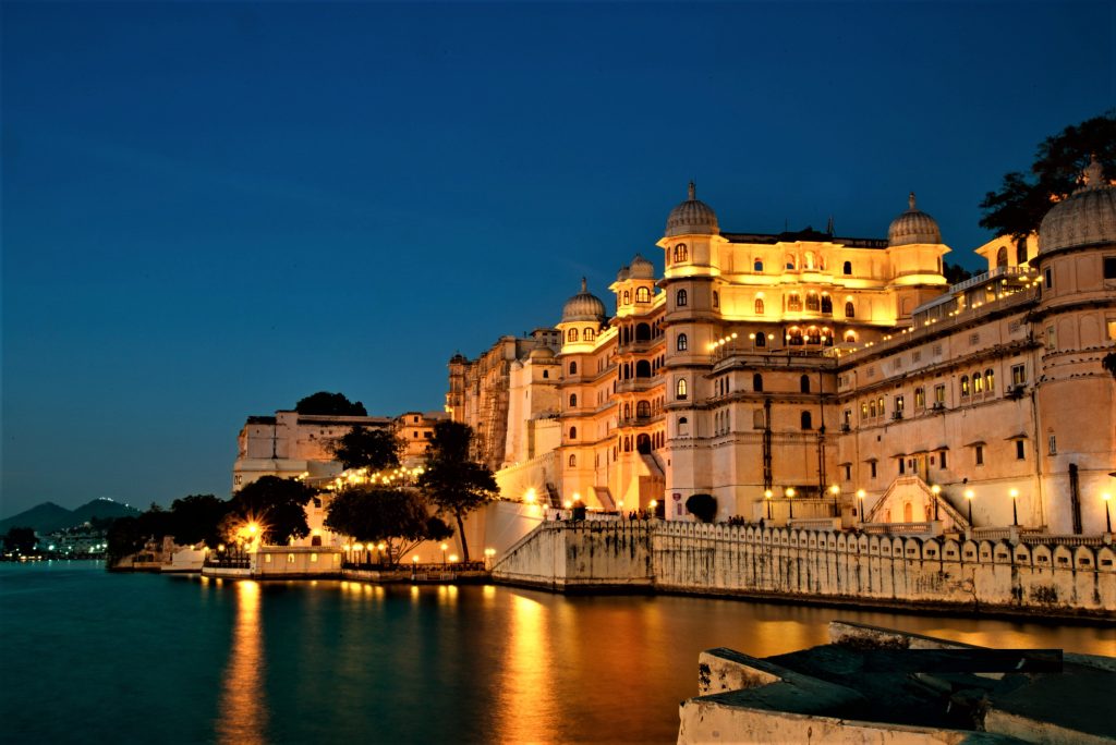 lake pichola udaipur city udaipurian