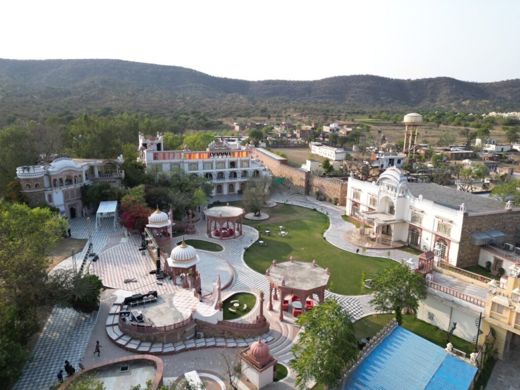 Lohagarh Fort Resort, Kukas Lohagarh Fort Resort, Kukas