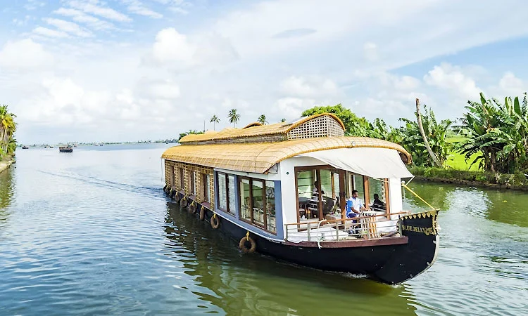 Must-Visit Destinations for a Luxurious South India Ride